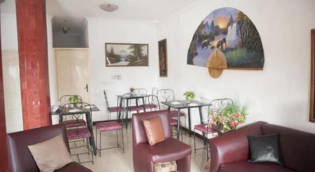 Niagara Inn Аккра Екстер'єр фото
