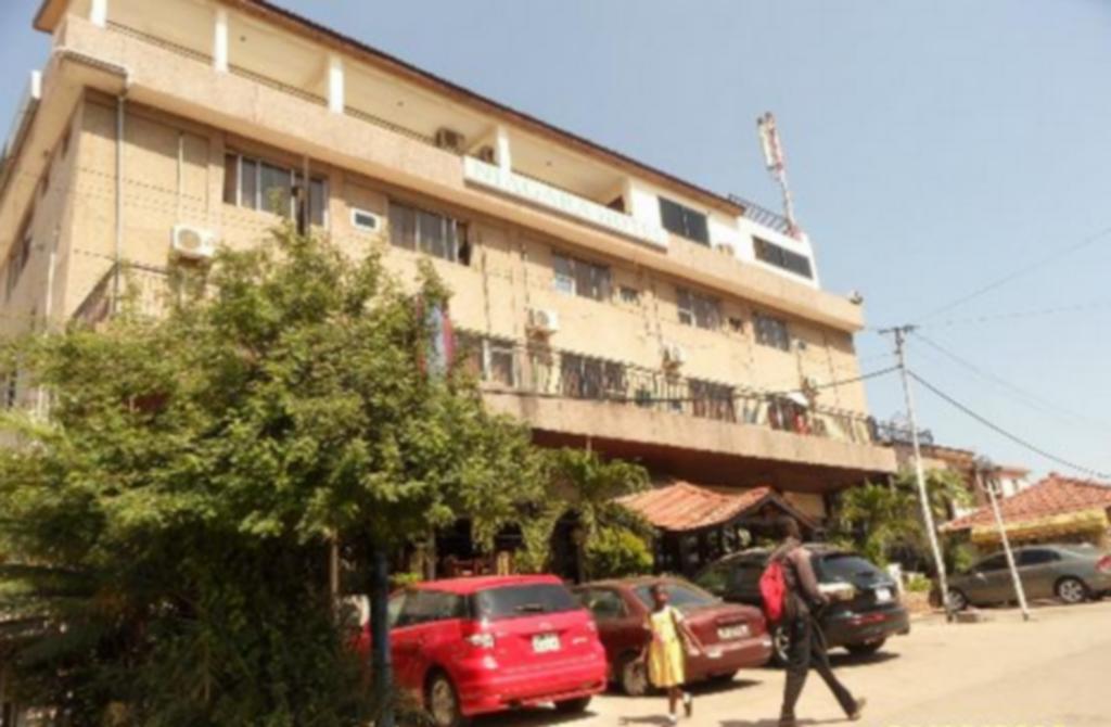 Niagara Inn Аккра Екстер'єр фото